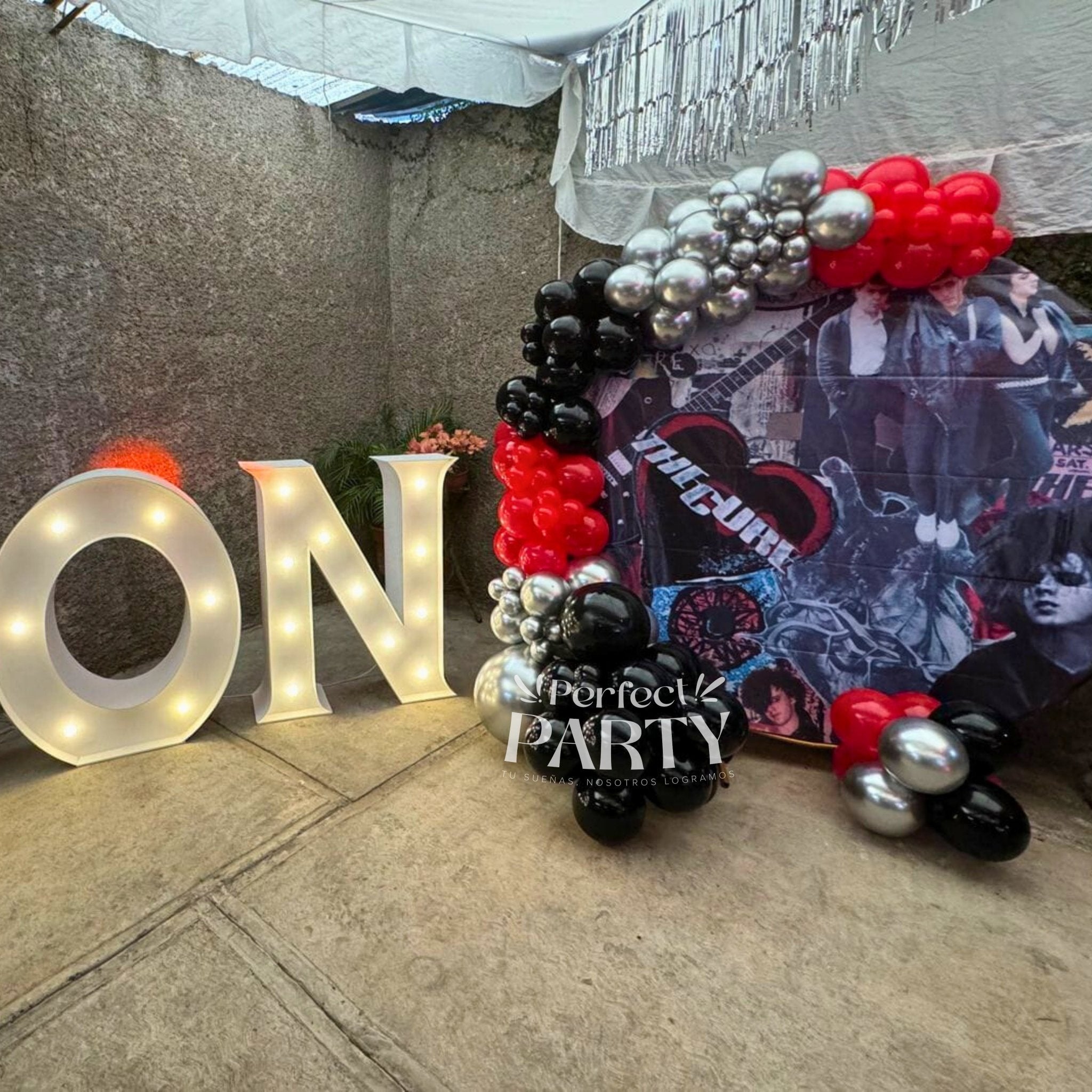 Letras con LED y Aro con globos - Cumpleaños - Perfect Party